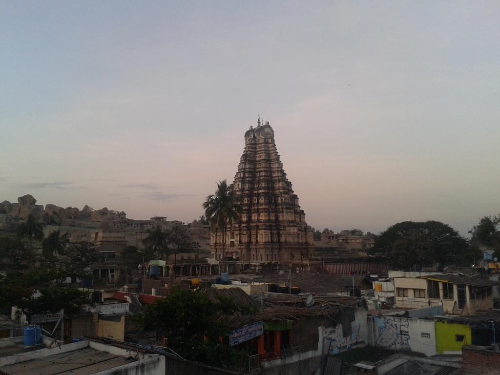 Manju Guest House Hampi Bagian luar foto