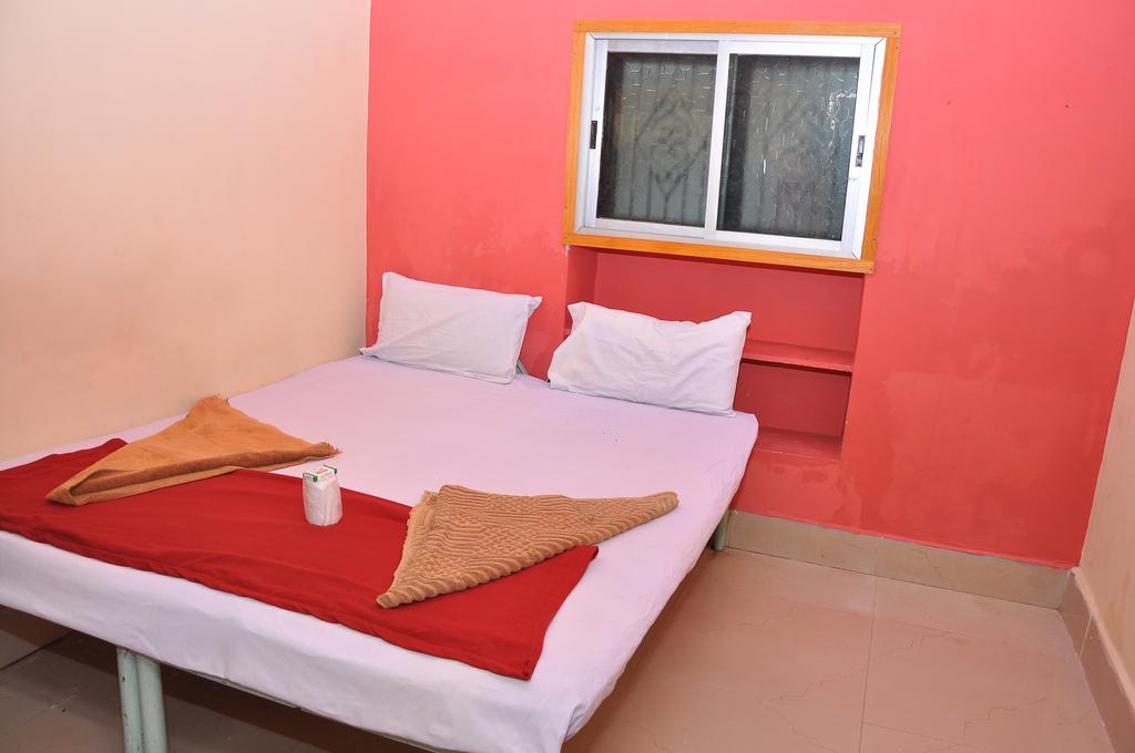 Manju Guest House Hampi Bagian luar foto
